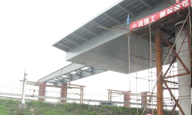 无锡惠澄大道跨线桥顶推工程